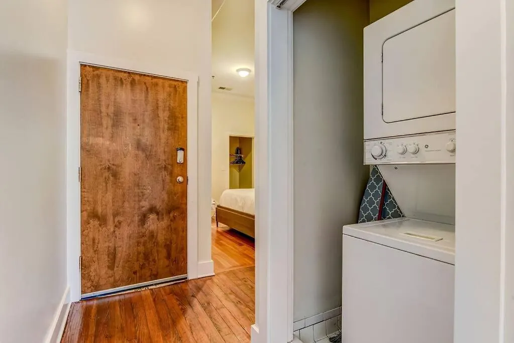 סוואנה Loft Steps From City Hall And River Street דירה